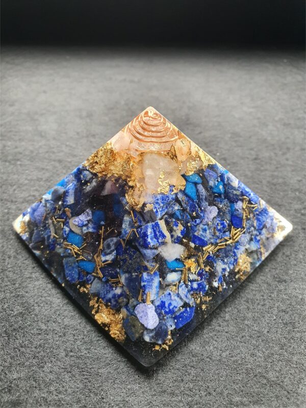 Orgonite pyramid: balance and harmonize energy in the environment - Image 12