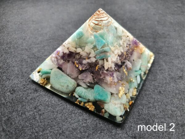 Orgonite pyramid: balance and harmonize energy in the environment - Image 2